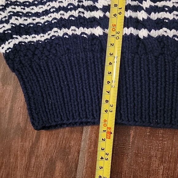 Lord & Taylor large knit handknit sweater Size M - Picture 6 of 6